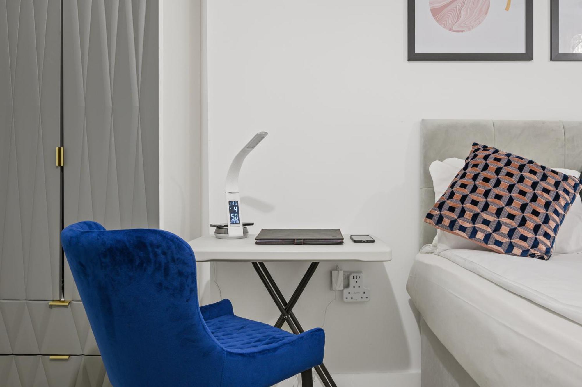Stylish & Spacious Salford Quays One Bedroom High Floor Apartment With Balcony Manchester Exterior foto